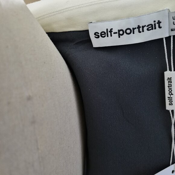 Self-portrait Greyish-blue dotted scarf paired with mini skirt - Picture 9 of 9